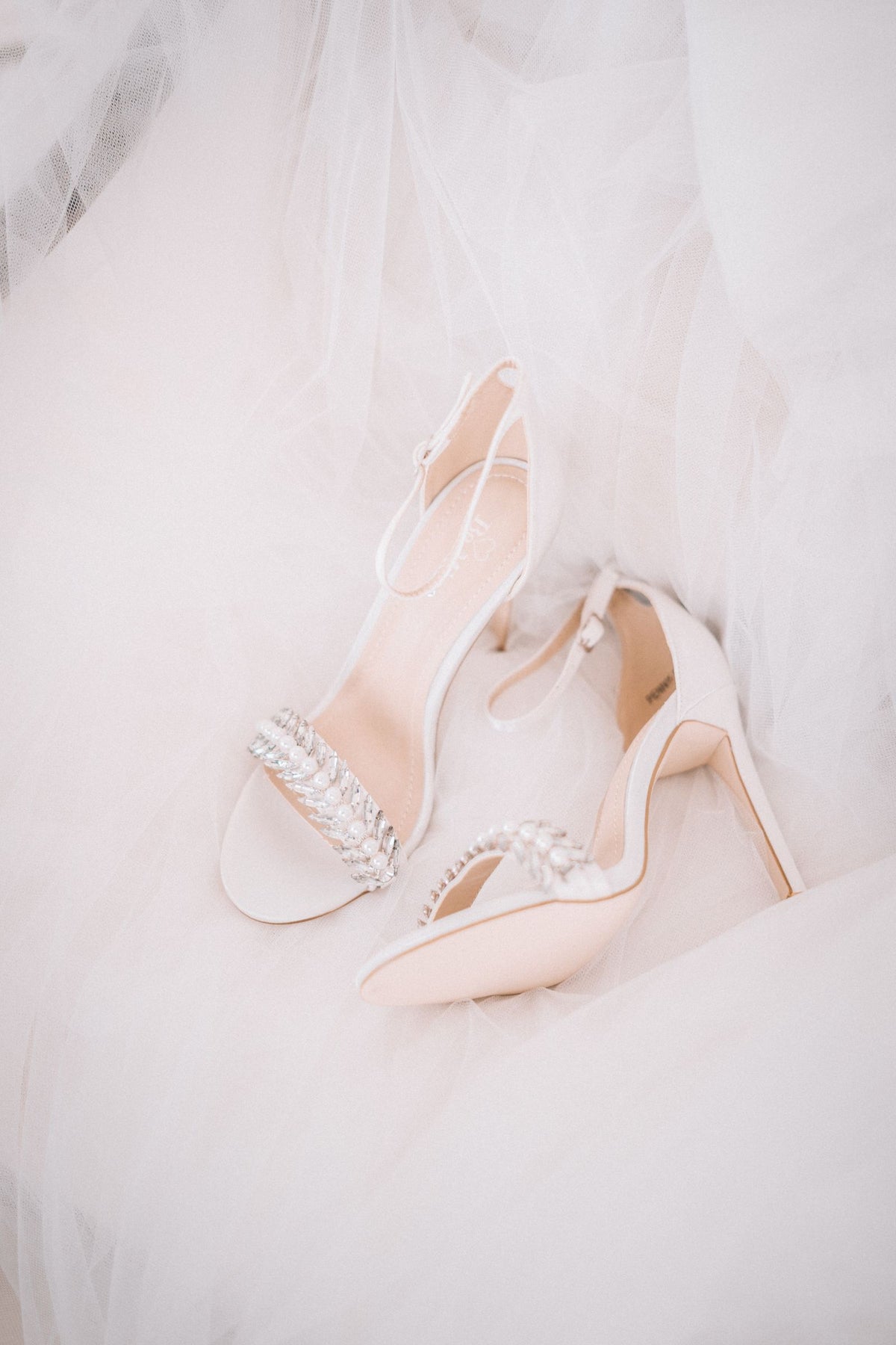 Perle strappy sandals in ivory